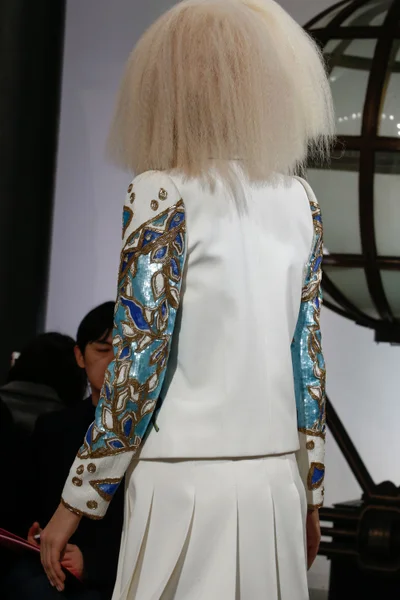 Look 12